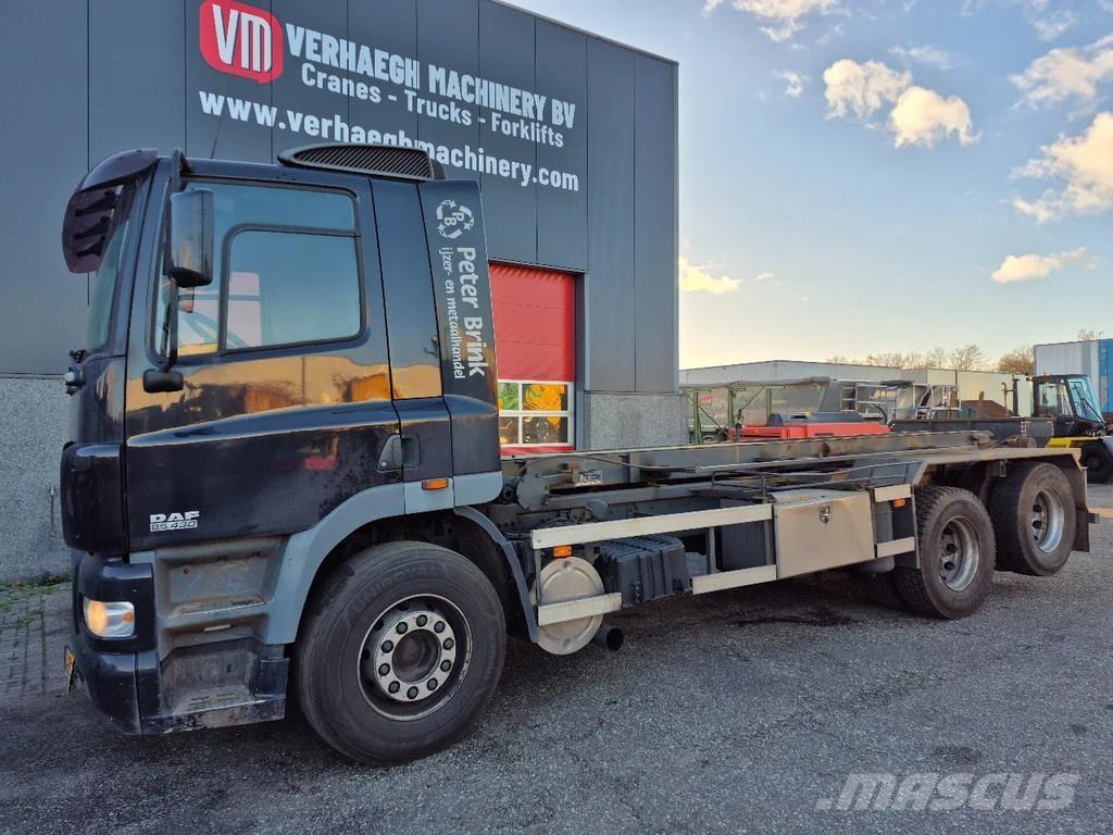 DAF 85.430 Camion cu carlig de ridicare