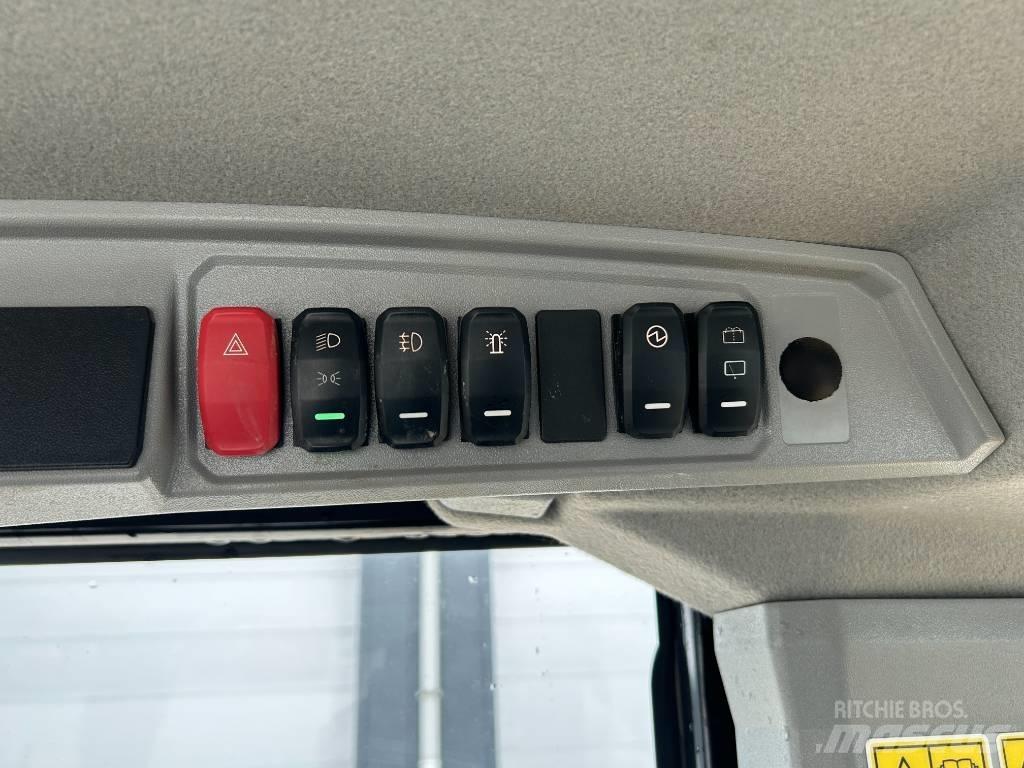 CAT 906 Mini incarcator