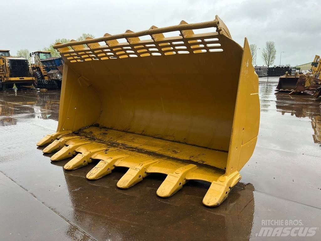 CAT Bucket 990 Pistoane