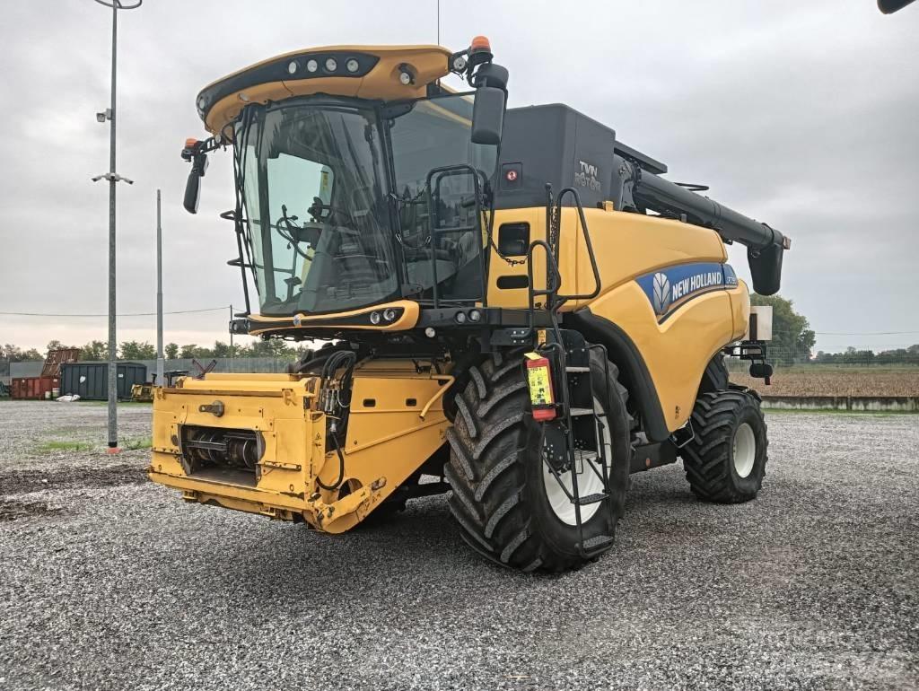 New Holland CR 7.90 Combine de secerat