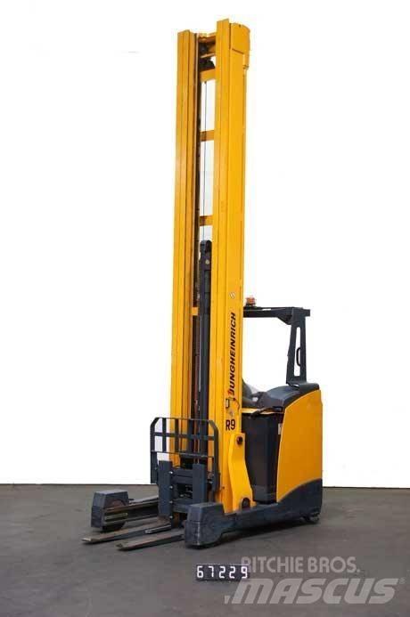 Jungheinrich ETV 325 Stivuitor cu catarg retractabil