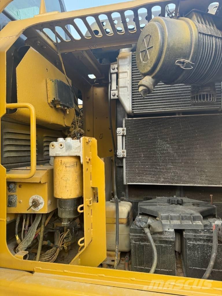 CAT 313 D Excavatoare pe șenile
