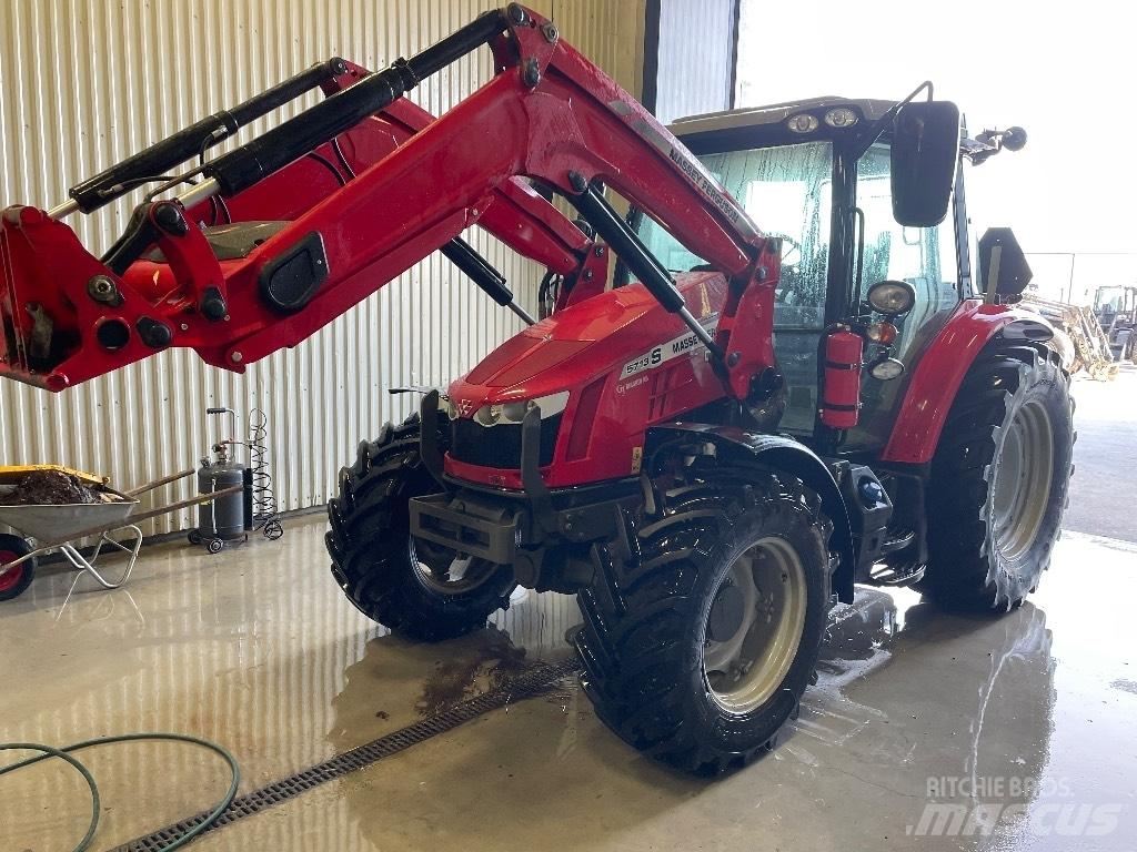 Massey Ferguson 5713 Tractoare