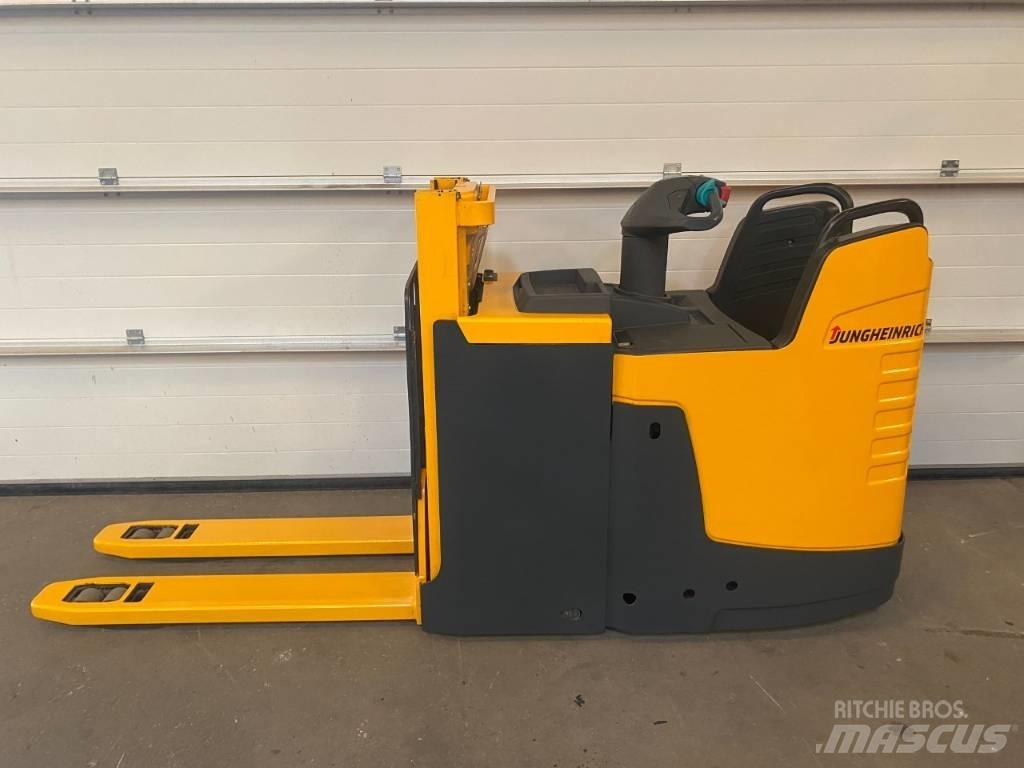 Jungheinrich ERD 220 Transpaleti autopropulsanti