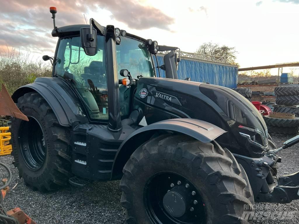 Valtra T 235 Direct Tractoare