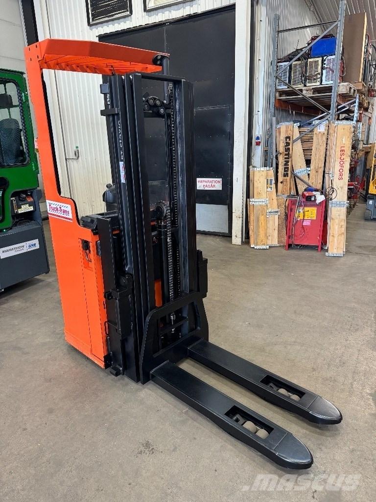 Toyota SSE135L Transpaleti autopropulsanti