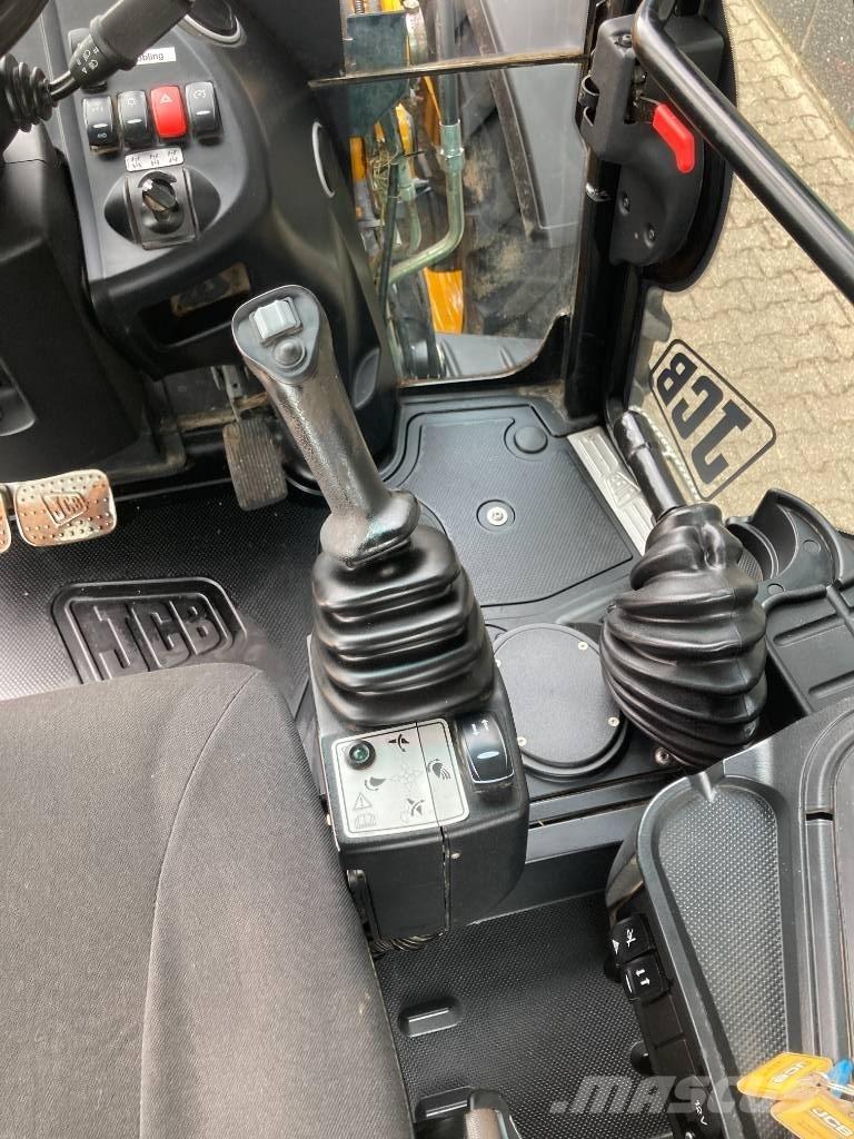 JCB 4 CX Buldoexcavatoare
