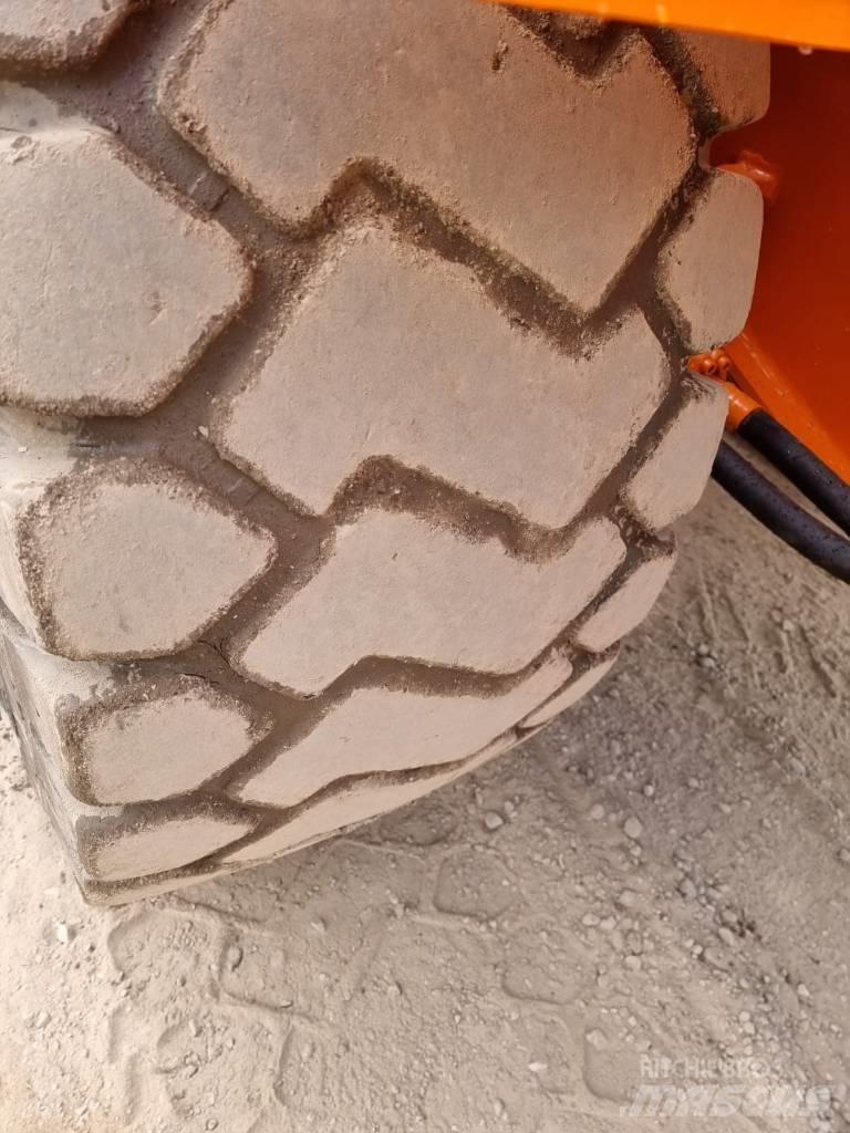 Doosan DL 300-3 Incarcator pe pneuri