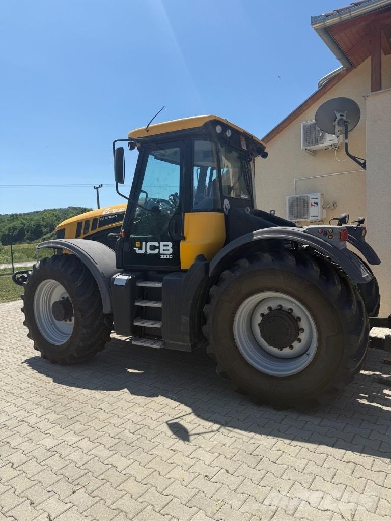 JCB JCB Fastrack3230 Tractoare