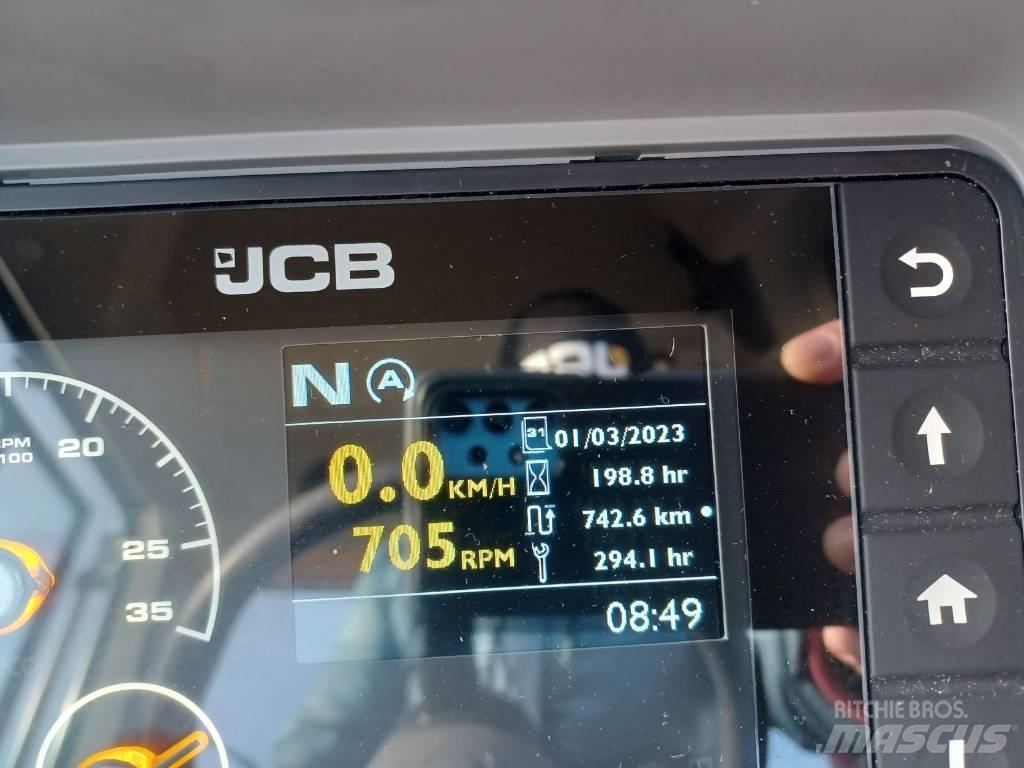 JCB 427 HT Incarcator pe pneuri