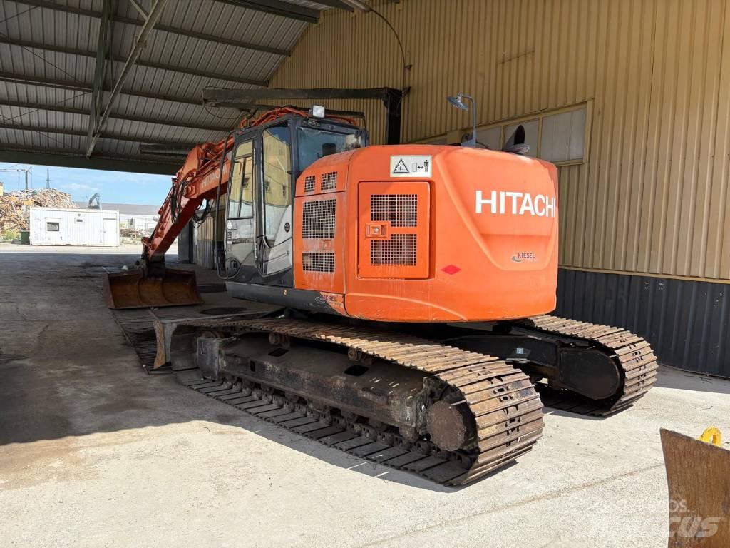 Hitachi ZX 225 Excavatoare pe șenile
