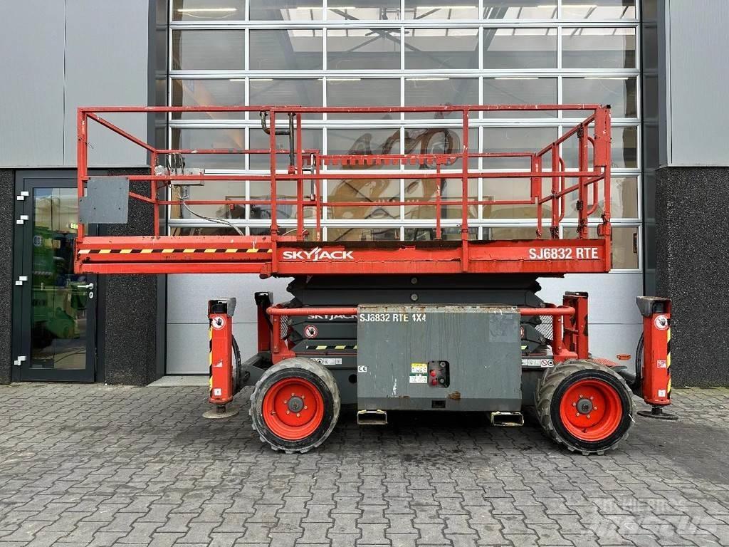SkyJack SJ6832 RTE Platforme foarfeca