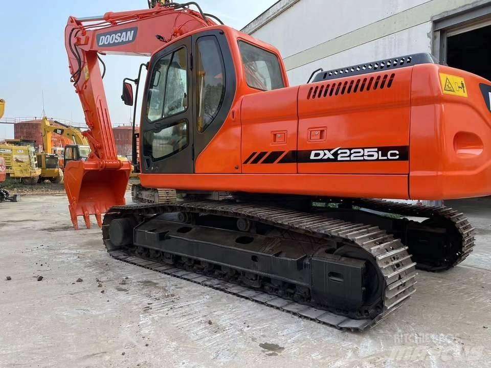 Doosan dx225 Excavatoare pe șenile
