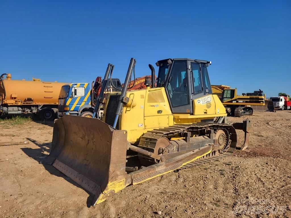 New Holland D 180 Buldozere pe senile