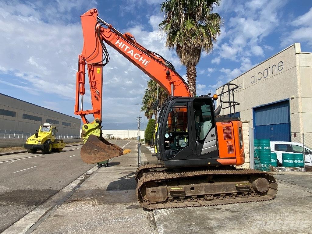 Hitachi ZX 135 US-6 Excavatoare pe șenile
