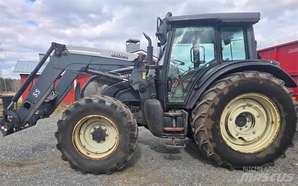Valtra N141 HiTech Tractoare