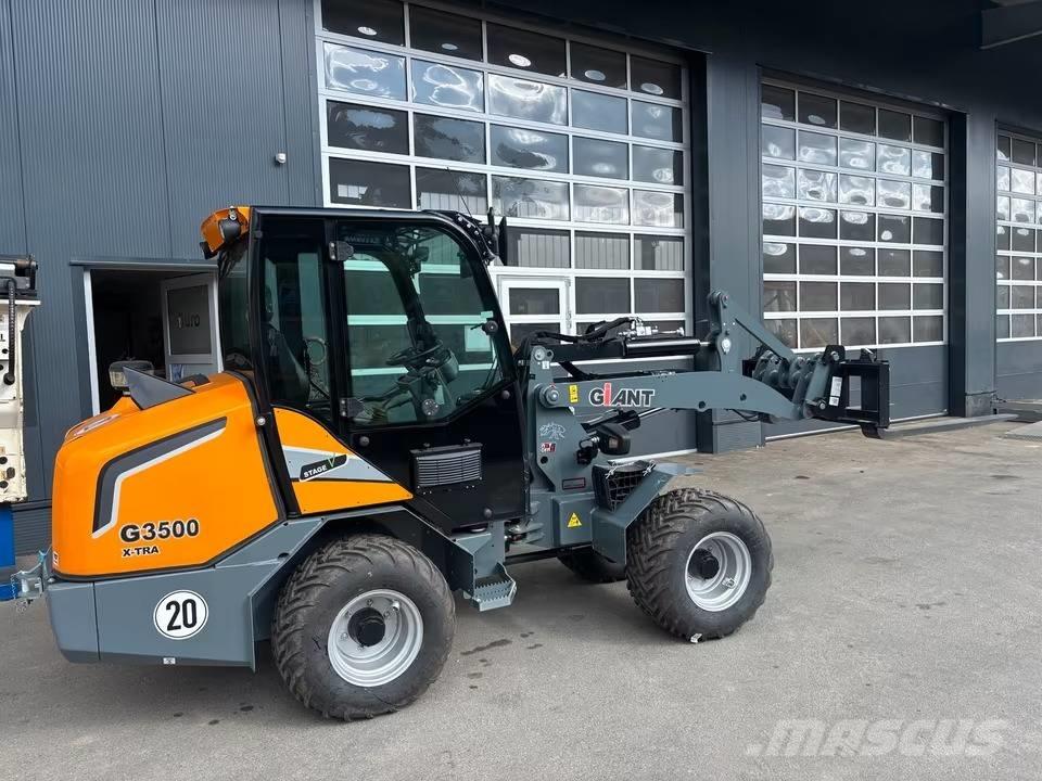 GiANT G 3500 X-tra Incarcator pe pneuri