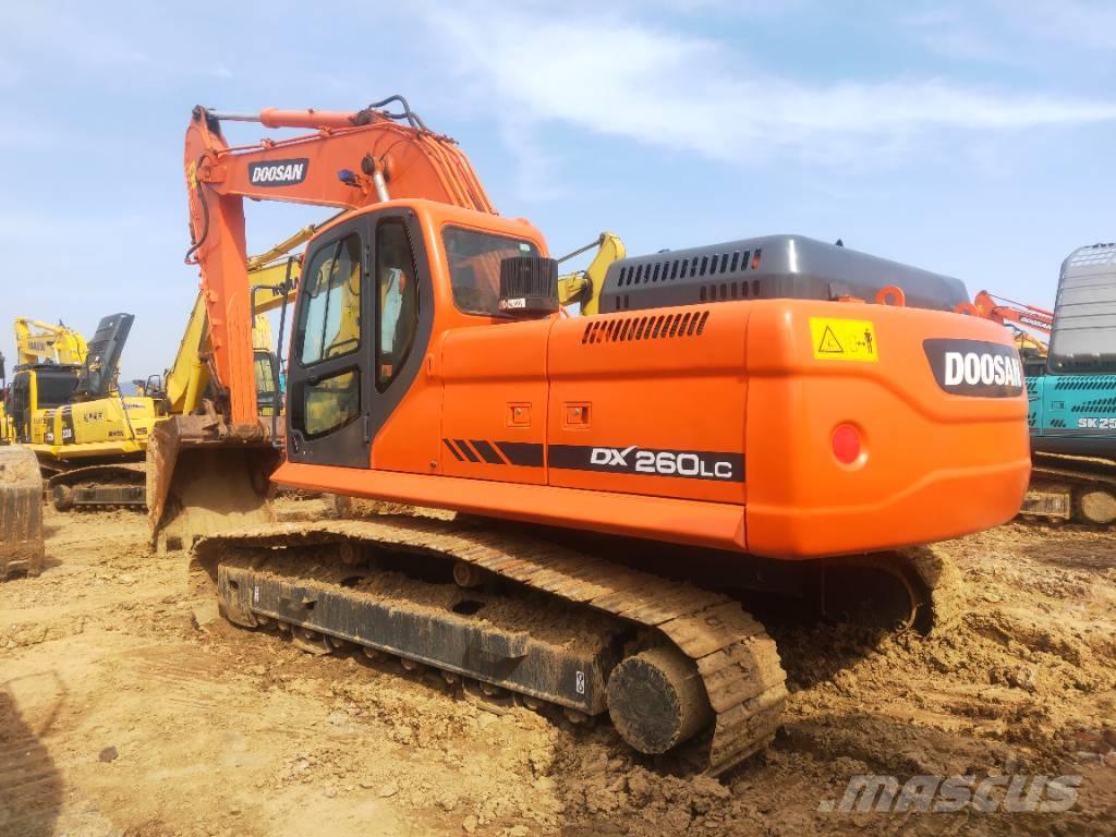 Doosan DX260LC Excavatoare pe șenile
