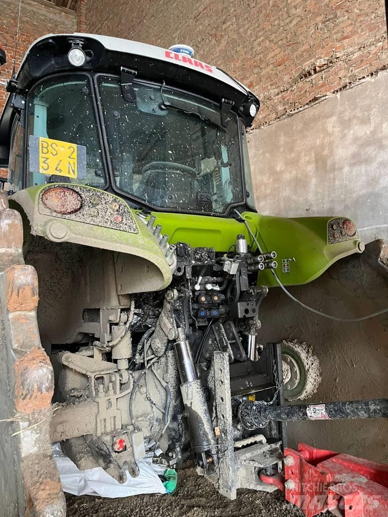 CLAAS Arion 460 Tractoare