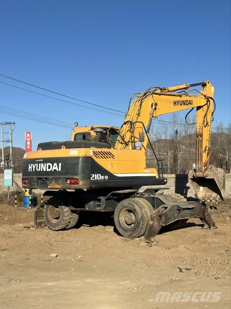 Hyundai R210W-9 Excavatoare cu roti