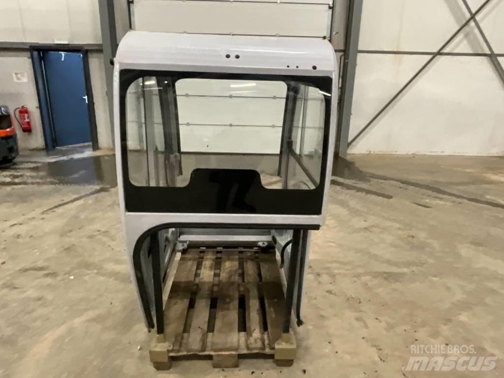 Neuson 2503 / 3503 Cabine si interior
