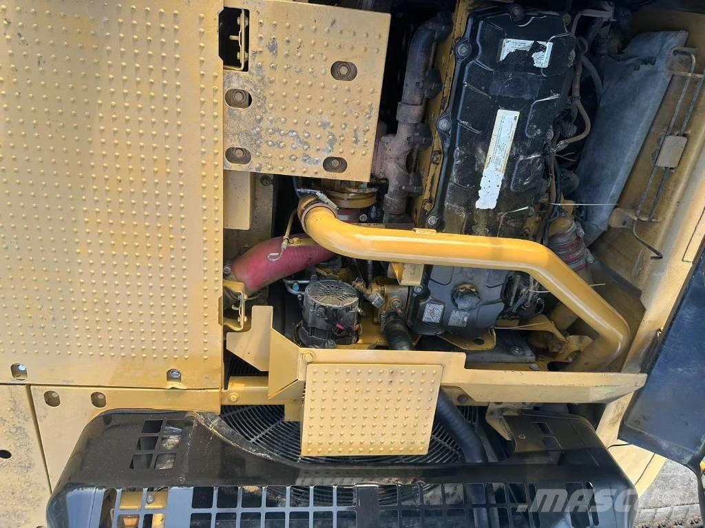 CAT 330 D Excavatoare pe șenile
