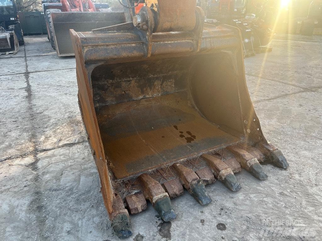 Hyundai HX 330 L Excavatoare pe șenile
