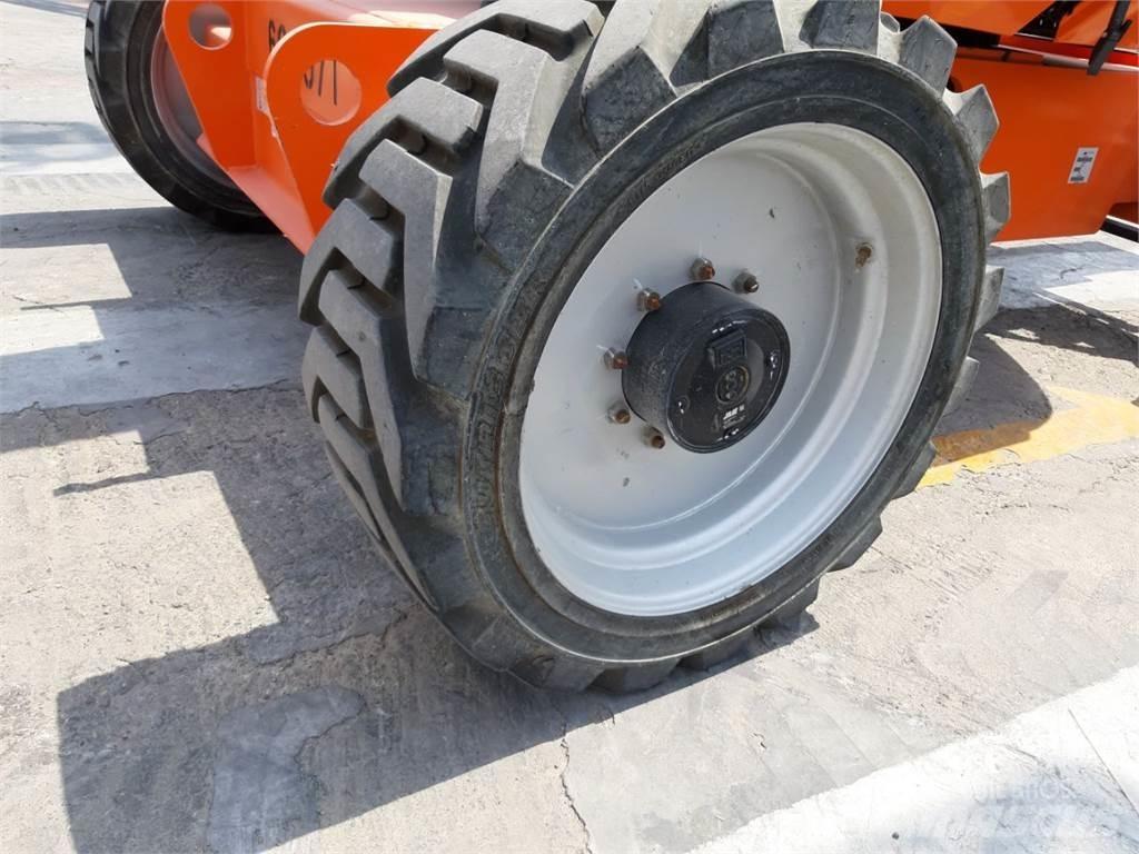 JLG 600AJ Nacele cu brat articulat