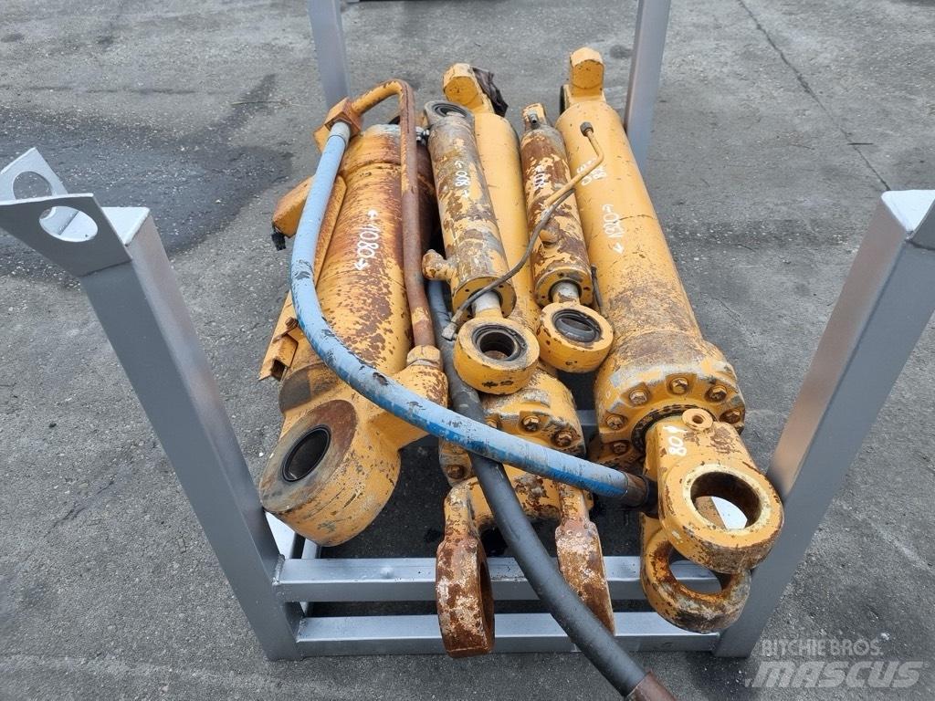 CASE 921 c siłowniki Hidraulice