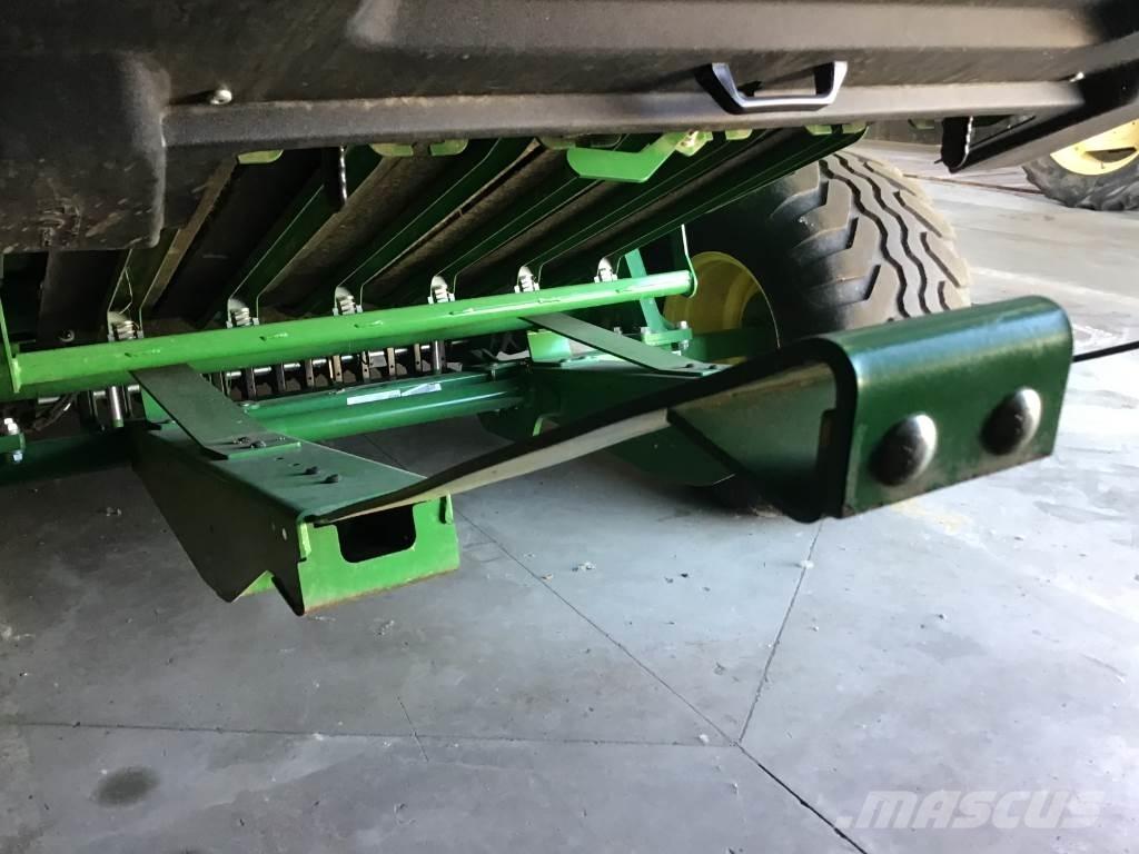 John Deere V461M Masina de balotat cilindric