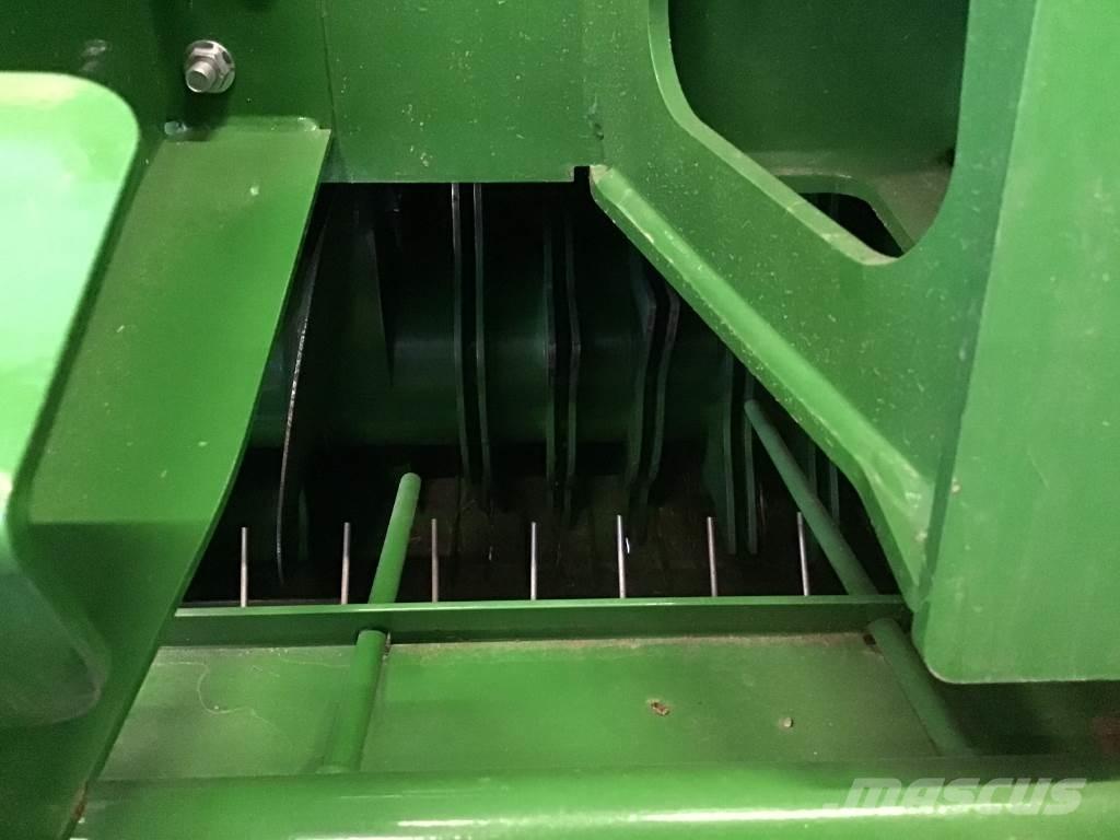 John Deere V461M Masina de balotat cilindric