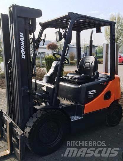 Doosan D25S-5 Stivuitor diesel