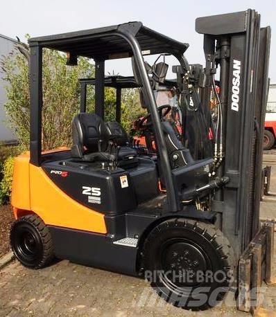 Doosan D25S-5 Stivuitor diesel