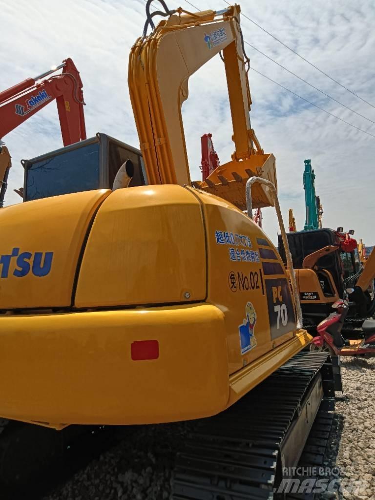 Komatsu PC 70 Excavatoare pe șenile
