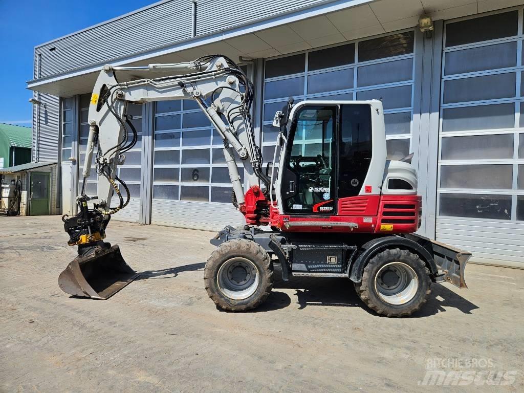 Takeuchi TB295W Excavatoare cu roti