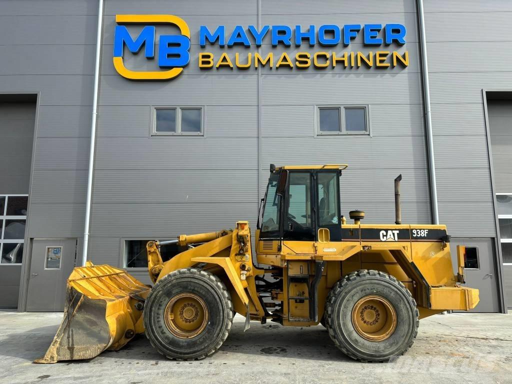CAT 938F Incarcator pe pneuri