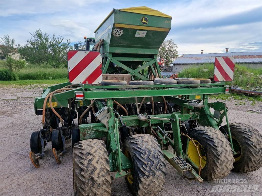 John Deere 750 A Semanatoare