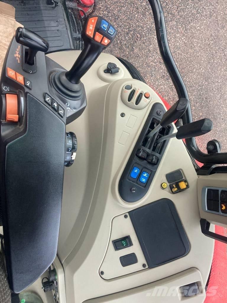 Massey Ferguson 5713 Tractoare