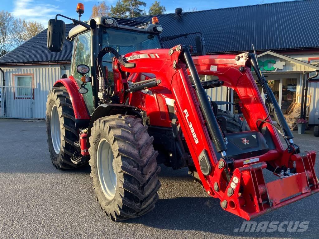 Massey Ferguson 5713 Tractoare