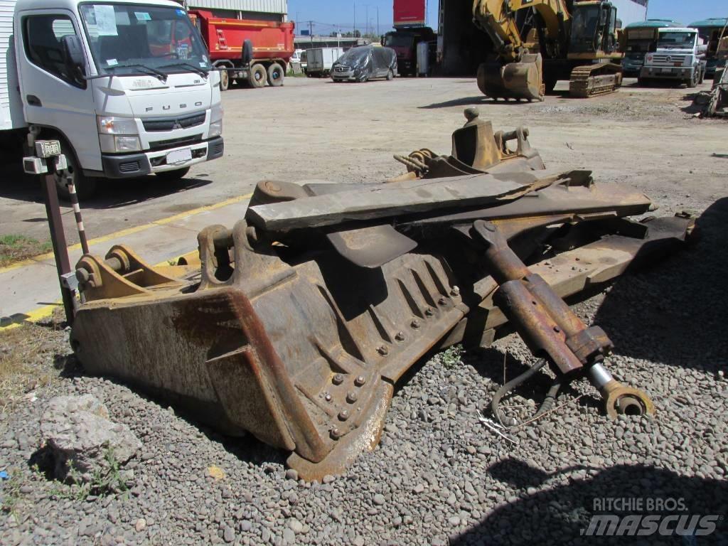 CAT D8T-15 Buldozere pe senile