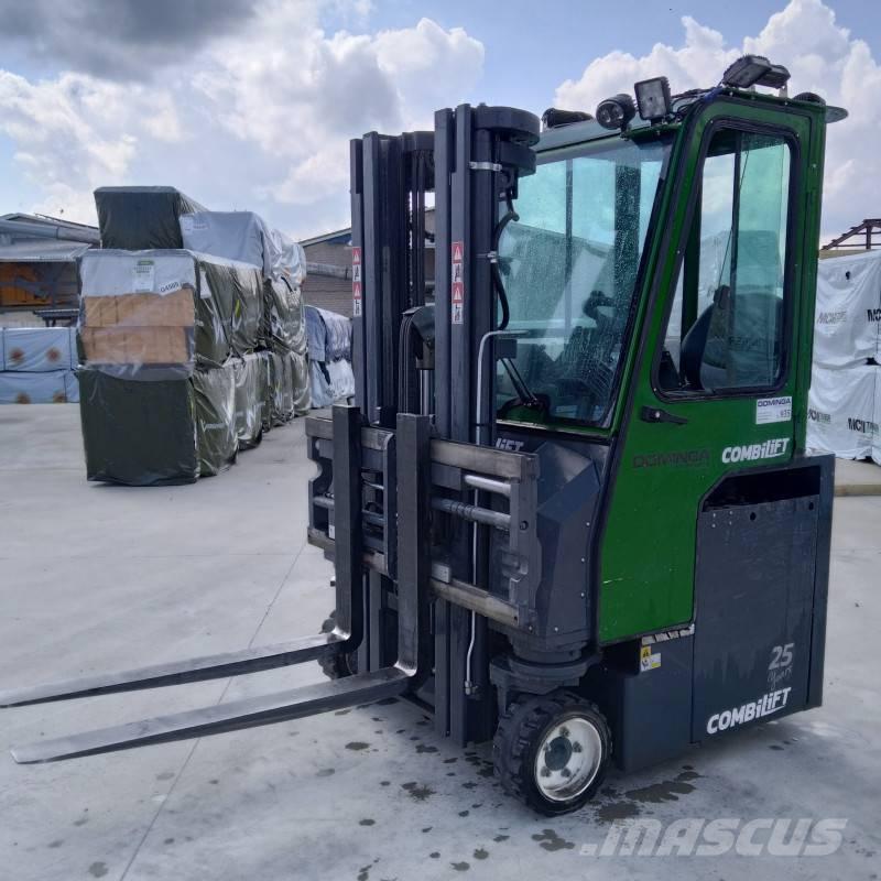 Combilift CBE 2500 Stivuitoare cu patru brate