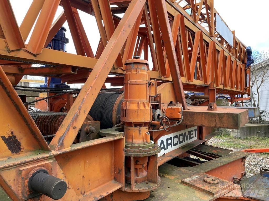 Arcomet T33A Macarale turn