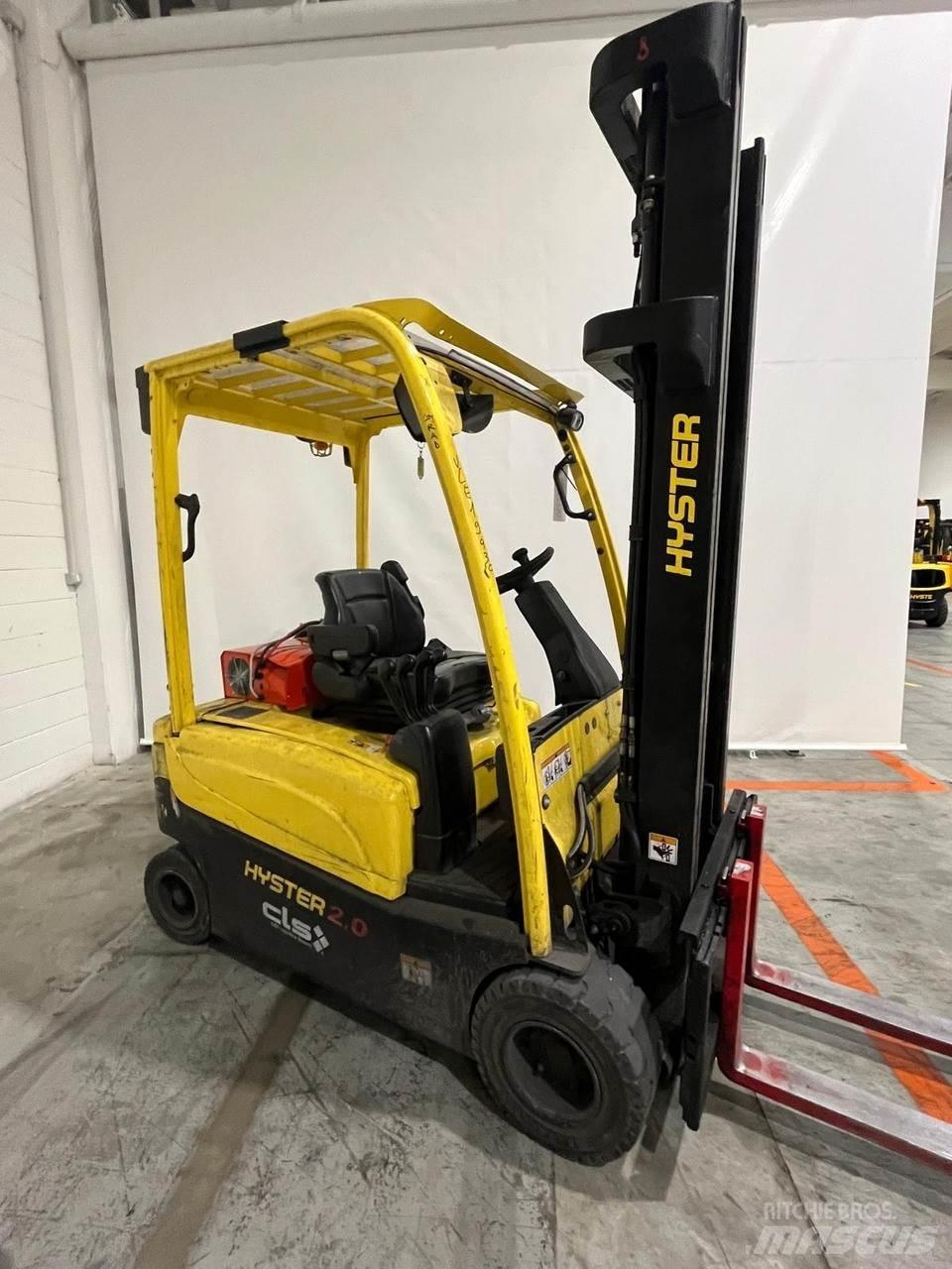 Hyster J2.0XN Stivuitor electric