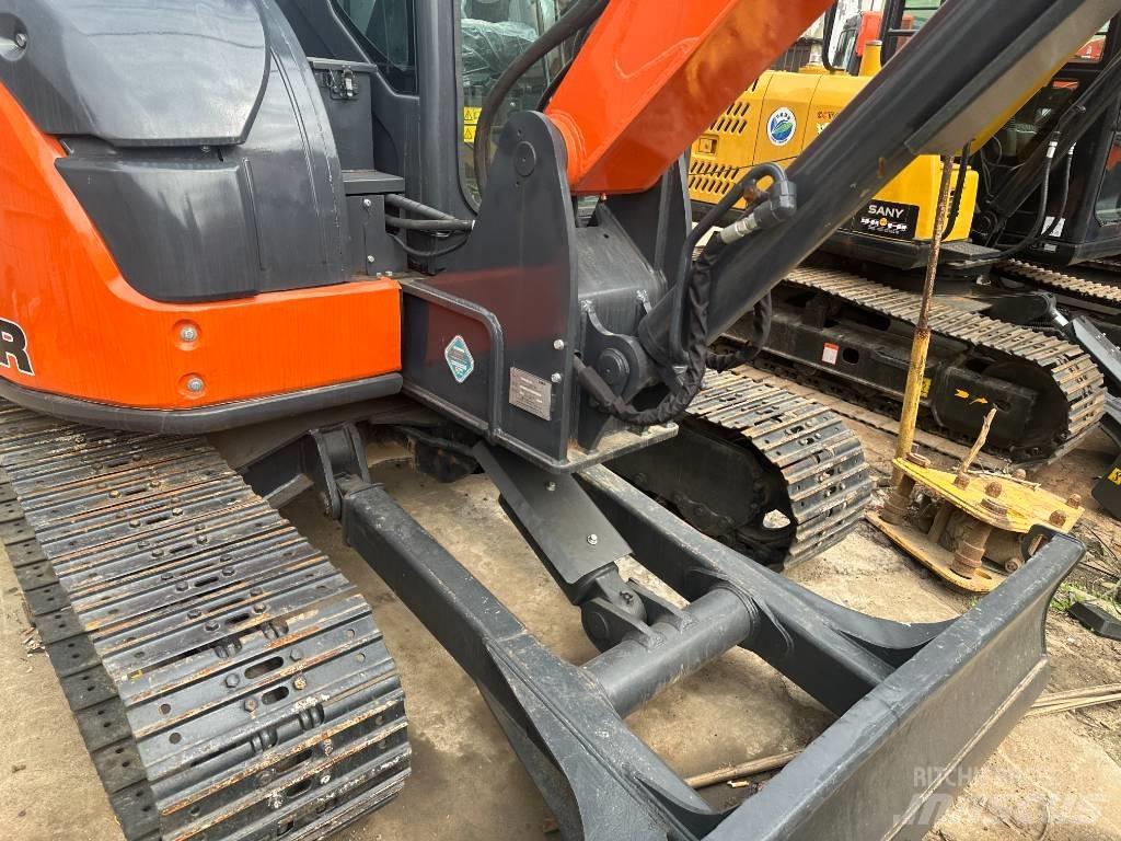 Hitachi ZX68USR-5A Mini excavatoare < 7t
