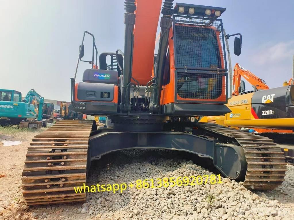 Doosan DX 225 Excavatoare pe șenile
