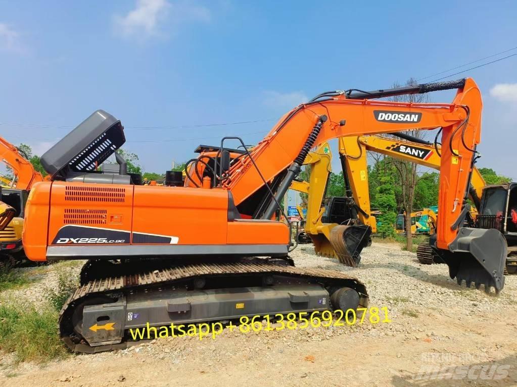 Doosan DX 225 Excavatoare pe șenile
