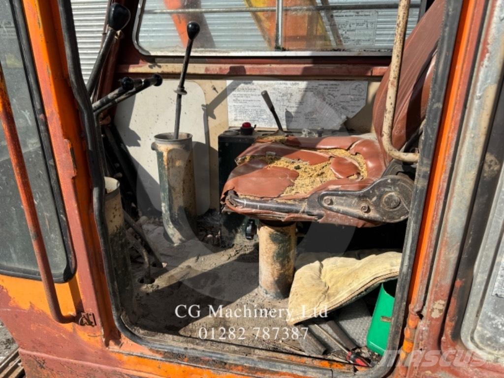 Hitachi UH031 Excavatoare pe șenile
