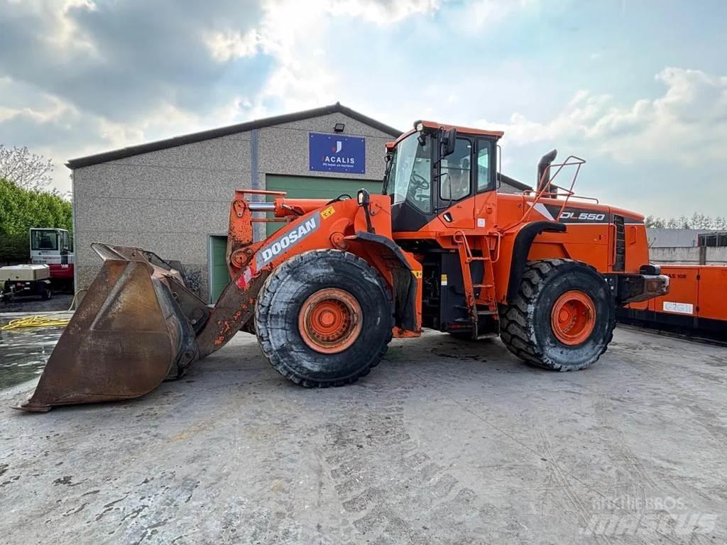 Doosan DL550 Incarcator pe pneuri