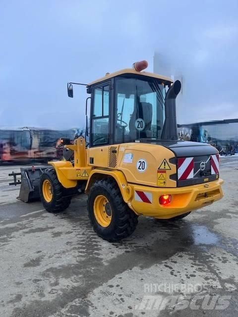 Volvo L 30 G Incarcator pe pneuri