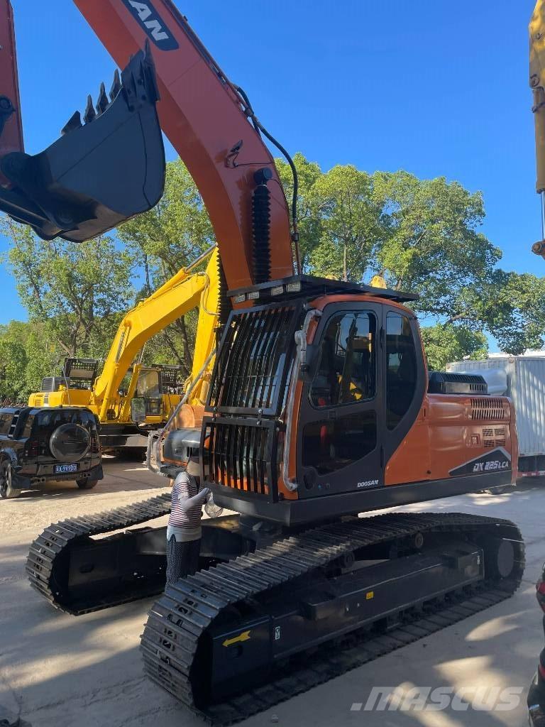 Doosan DX 225 LC Excavatoare 7t - 12t